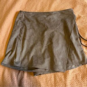 Abercrombie vegan suede skort NWT